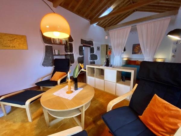 Quinta Perpetua, Casa Flores, Buchen Sie Ferienhaus Santa Cruz da Graciosa Graciosa
