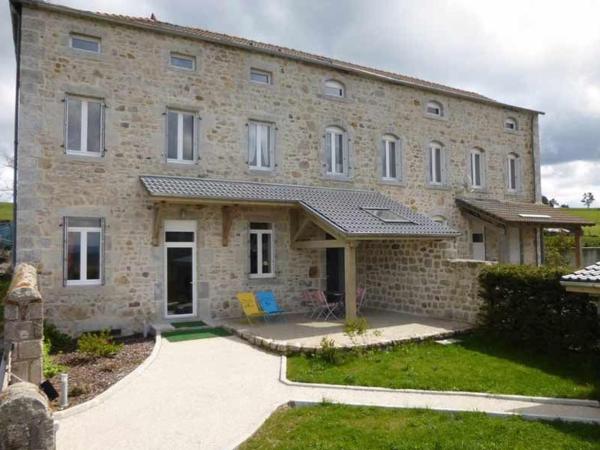 Gîte familial en pleine nature avec cour privée, Wi-Fi et proche randonnées à Le Mas-de-Tence - FR-1-582-132, Prenota Hotel Tence 