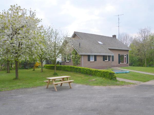 Cosy holiday home with pet friendly garden, Réserver Maison de vacances Elsendorp 