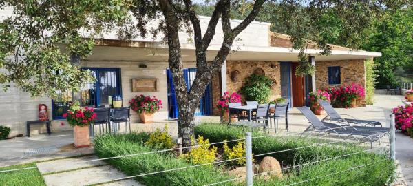 Casa Rural Madre del Agua. Finca El Robledillo, Buchen Sie Chalet Hotels in Extremadura mit Parkplatz, Parkplätze