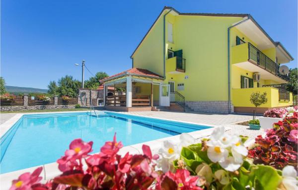 4 Bedroom Gorgeous Home In Hrvace, Buchen Sie Ferienhaus Hotels in Gespanschaft Split-Dalmatien mit Pool, Schwimmbad