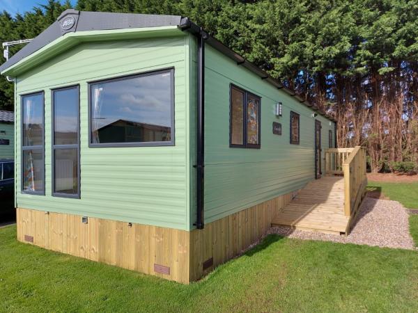 Rustling Pines at Knaresborough Lido, Book Campground Knaresborough North Yorkshire
