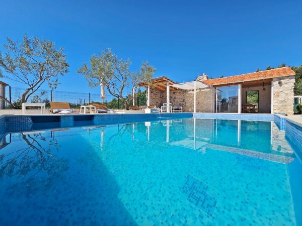 Flamingo - House with private pool, Buchen Sie Villa Gornji Seget Gespanschaft Split-Dalmatien