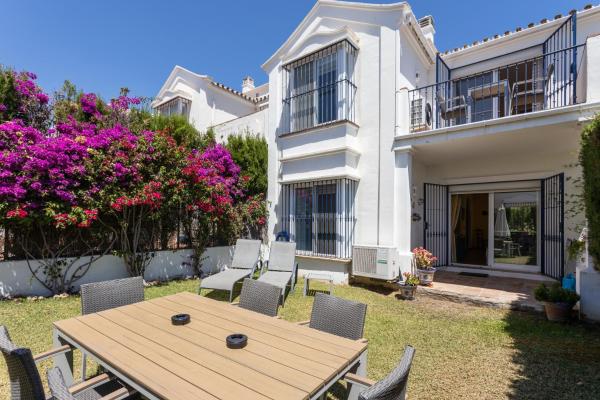 Casa Del Pueblo, Buchen Sie Ferienhaus Nueva Andalucia Andalusien