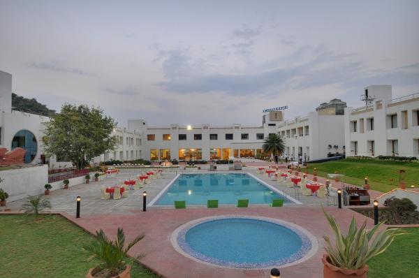 Inder Residency Resort & Spa Udaipur, Prenota Hotel Hotel a Rajasthan con piscina, Piscina