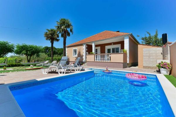 Holiday House MERI, 5+2, Benkovac, Reserva ahora Casa o chalet Benkovac Condado de Zadar