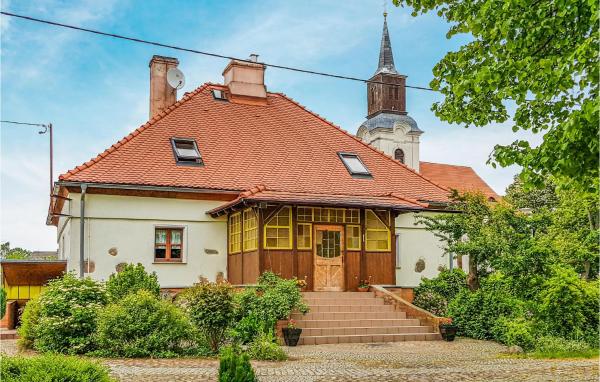 Amazing Home In Skape With Kitchen, Buchen Sie Ferienhaus Skąpe Lebus