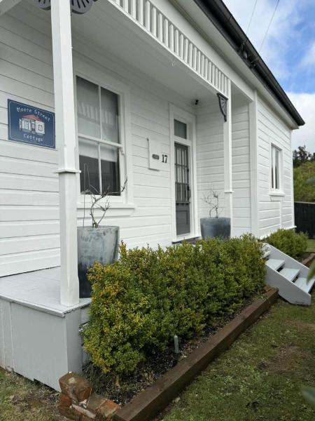 Moore St Cottage, Buchen Sie Villa Hotels in Nordinsel mit Parkplatz, Parkplätze