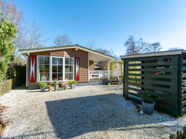 Chalet aan de kust, Book Chalet Hotels in Rotterdam with a Pool, Swimming Pool