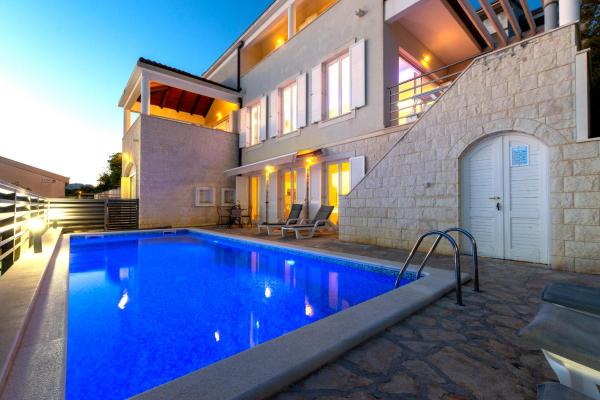 vila ivan i ian, Buchen Sie Villa Hotels in Gespanschaft Split-Dalmatien mit Pool, Schwimmbad