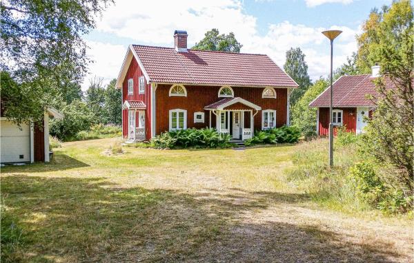 Beautiful Home In Lammhult With Sauna, Prenota Casa vacanze Lammhult 