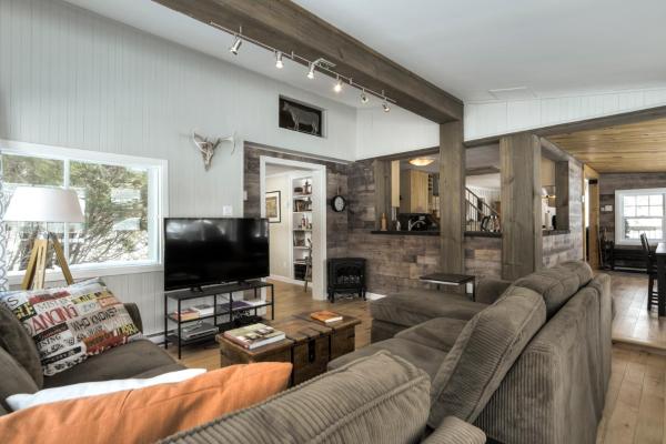 Escale du loup, Book Chalet Quebec Hotels with a Pool, Swimming Pool