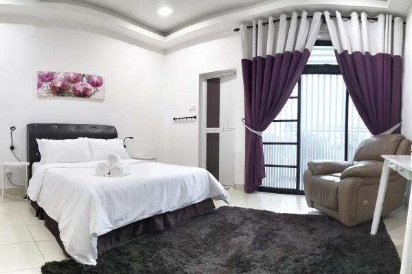 Teratak Persona Homestay. 4 rooms double storey terrace in Kuantan City, Prenota Casa vacanze Cottage a Pahang, Cottage