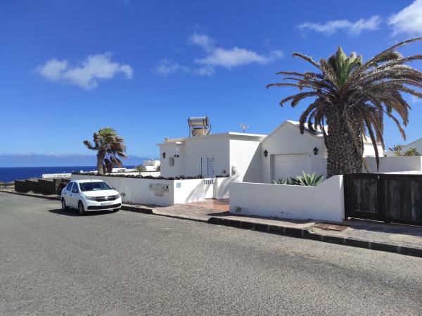 Casa de los pajaritos, Prenota Villa Charco del Palo 
