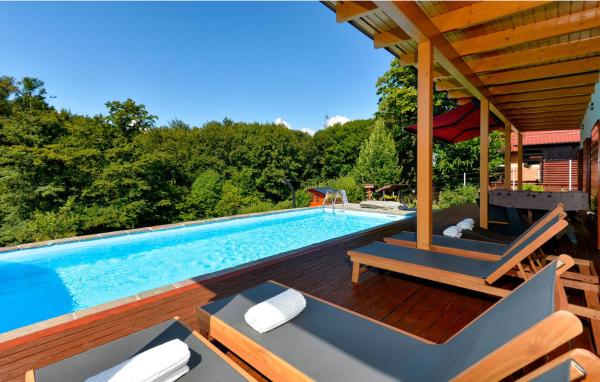 Crabs Creek Zagreb, Prenota Villa Rakov Potok Zagabria