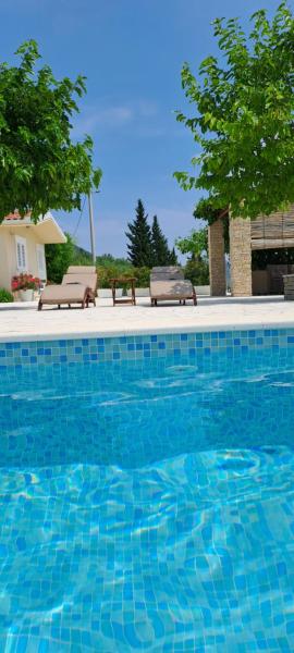 KUĆA U PRIRODI LI, Buchen Sie Ferienhaus Hotels in Gespanschaft Split-Dalmatien mit Pool, Schwimmbad