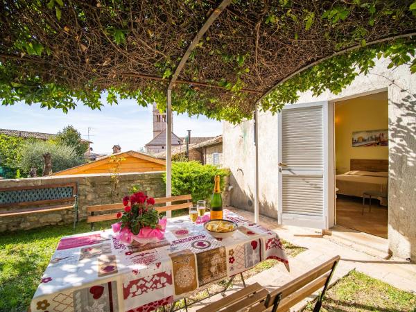 Terrazza Santa Chiara, Buchen Sie Pension Assisi Umbrien