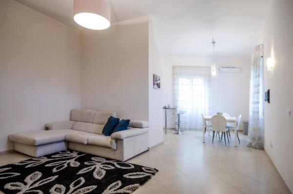 Sunny Beach Home, Buchen Sie Ferienhaus Rometta Sizilien