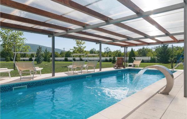 4 Bedroom Stunning Home In Neoric, Buchen Sie Ferienhaus Hotels in Gespanschaft Split-Dalmatien mit Pool, Schwimmbad