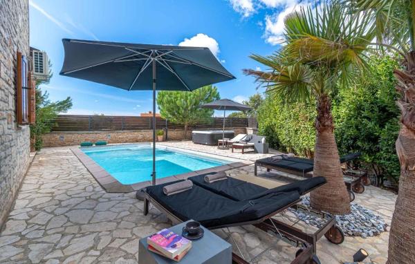 Nice Home In Cabrunici With Wifi, Reserva ahora Casa o chalet Hoteles en Istria central con piscina, Piscina