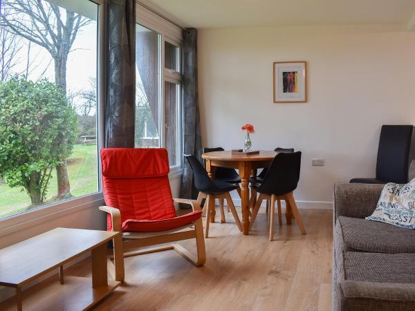 Chalet 4 - Uk12564, Buchen Sie Chalet Hotels in Cornwall mit Parkplatz, Parkplätze