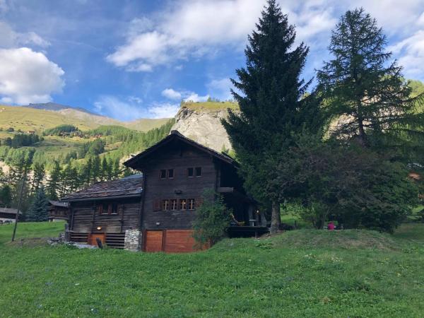 Chalet historique de haut standing, Buchen Sie Chalet La Tour Kanton Wallis