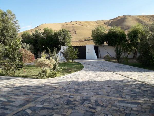 BELLE MAISON AU COEUR DES MONTAGNES DE TAZA à moins de 10 minutes de lAGORA PARK, Buchen Sie Ferienhaus Taza Taza-Hoceima-Taounate