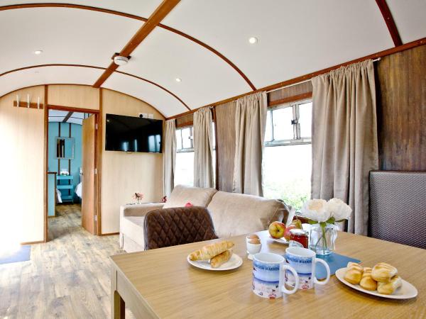 Brunel Boutique Railway Carriage 5, Buchen Sie Lodge Hotels in Devon mit Parkplatz, Parkplätze