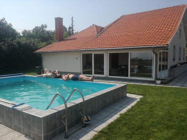 Vila Boba Bor, Prenota Villa Bor Serbia Centrale