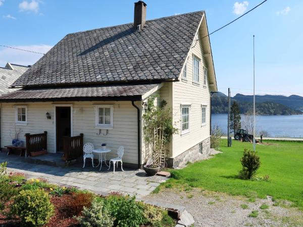 Holiday Home Kvamsvika by Interhome, Buchen Sie Ferienhaus Kvammen Vestland