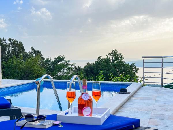 Holiday home Giran, Buchen Sie Ferienhaus Hotels in Gespanschaft Split-Dalmatien mit Pool, Schwimmbad