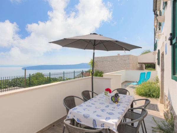 Holiday Home San Martino II by Interhome, Book Vacation Home Kvarner Hotels with a Parking, Parking