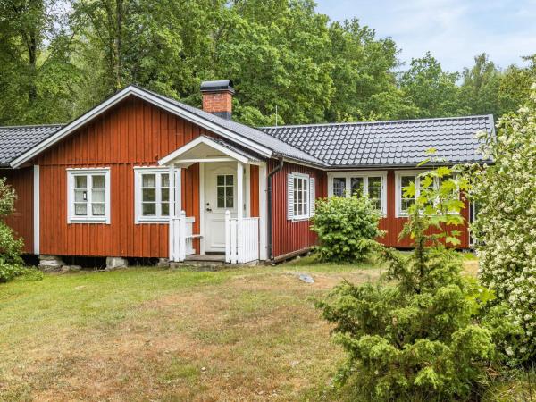 Holiday Home Röshult by Interhome, Prenota Casa vacanze Hotel a Gotaland con parcheggio, Parcheggio