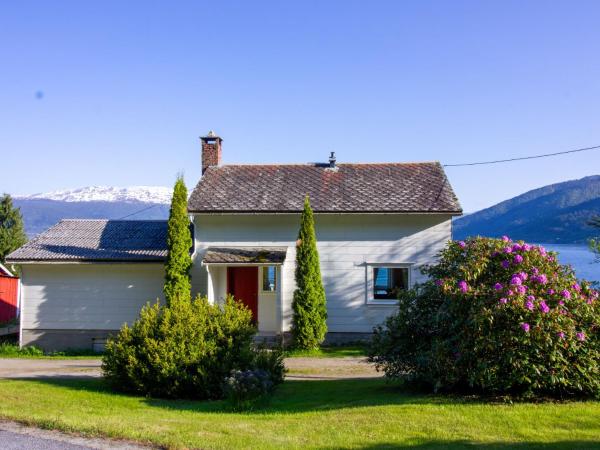 Holiday Home Tantestova by Interhome, Buchen Sie Ferienhaus Balestrand Vestland
