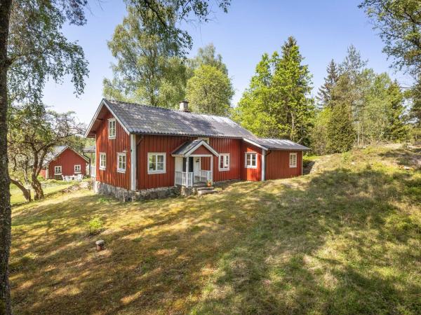 Holiday Home Måbäcken by Interhome, Prenota Casa vacanze Hotel a Gotaland con parcheggio, Parcheggio
