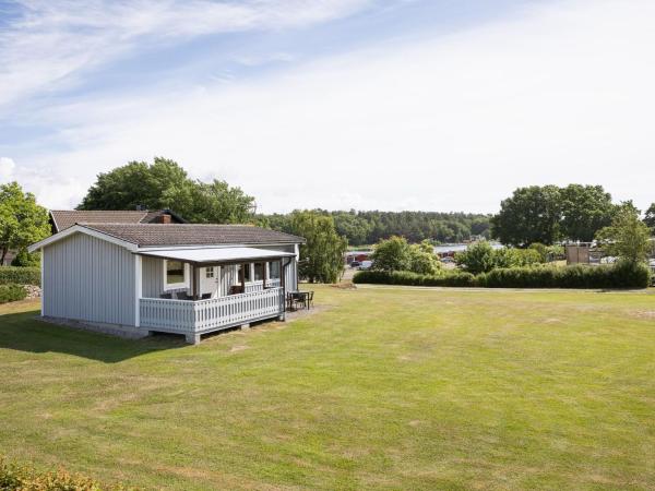 Holiday Home Matvikshamn by Interhome, Prenota Casa vacanze Hotel a Trensum con parcheggio, Parcheggio