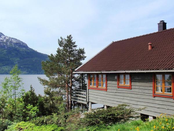 Chalet Eiknes by Interhome, Buchen Sie Chalet Tjoflot Vestland