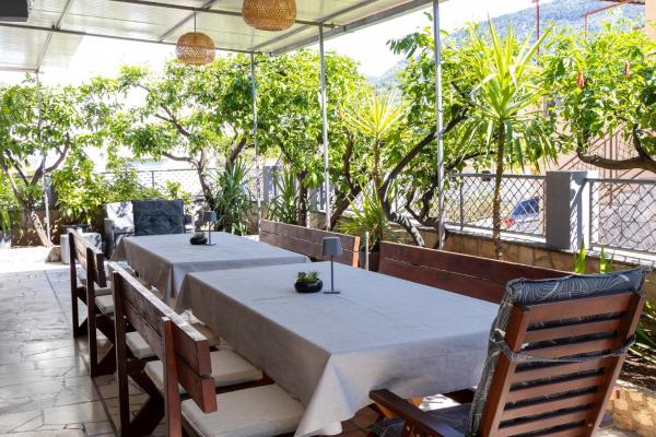 Holiday house with a parking space Svirce, Hvar - 17682, Prenota Casa vacanze  