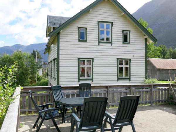 Holiday Home Elvehuset by Interhome, Buchen Sie Ferienhaus Holsa Vestland