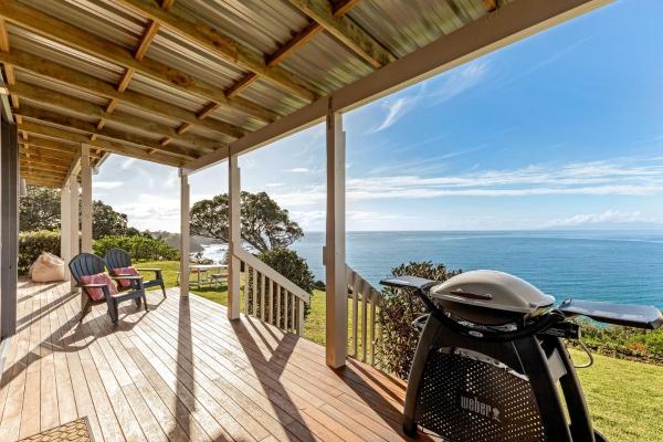 Moeraki with private walkway to Onetangi Beach by Waiheke Unlimited, Buchen Sie Ferienhaus Hotels in Nordinsel mit Parkplatz, Parkplätze