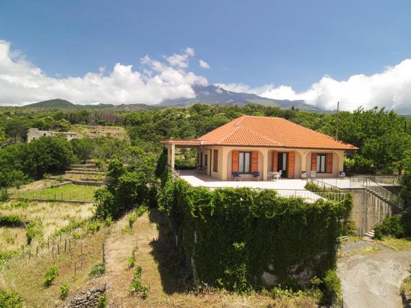 Le Vigne - Villa overlooking Etna, Buchen Sie Ferienhaus Hotels in Sizilien mit Parkplatz, Parkplätze