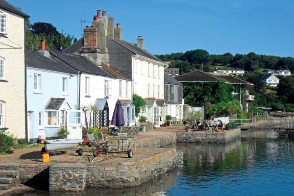 Dunedin - Waterside location, private garden and buckets of charm, Buchen Sie Ferienhaus Dittisham England