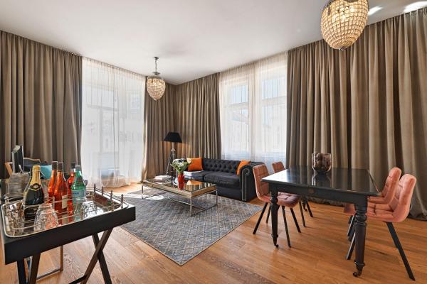 6 Rooms