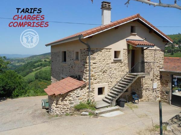 Charmant gîte avec jardin et wifi au cœur du Parc Naturel du Pilat, proche de Saint-Étienne - FR-1-496-103, Prenota Casa vacanze Hotel a Alvernia con parcheggio, Parcheggio
