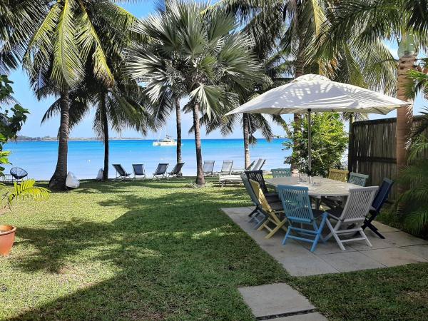 Fantastic spacious beachfront VILLAVACANCES, Prenota Villa Grand Baie Mauritius Costa Nord