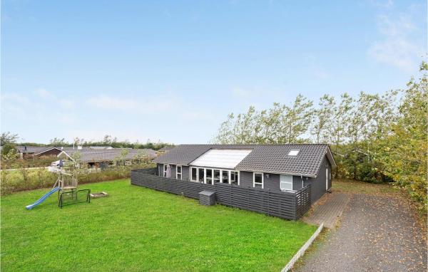 Four-Bedroom Holiday Home In Tarm, Prenota Casa vacanze Hotel SPA a Vestjylland, SPA