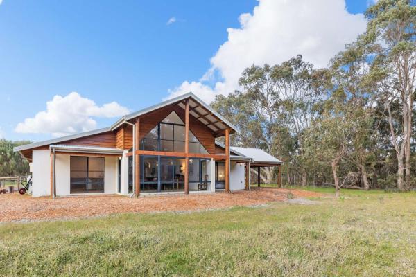 Kangaroo Retreat - Family Favourite Bush Retreat with Kangaroos in Margaret River, Buchen Sie Ferienhaus Margaret River 