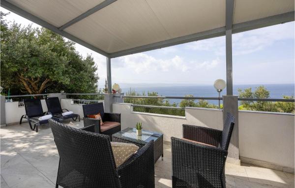 Amazing Home In Suhi Potok-Jesenice, Book Vacation Home Jesenice Split Region