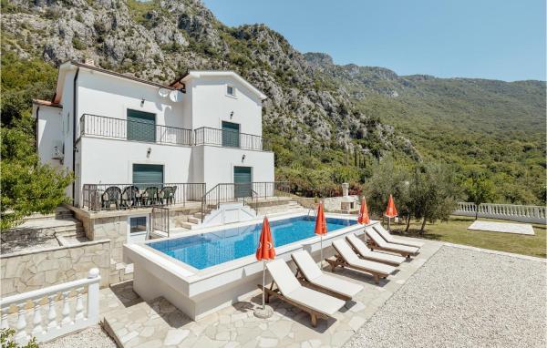 Amazing Home In Herceg Novi With Wifi, Reserva ahora Casa o chalet Hoteles en Herceg Novi con piscina, Piscina