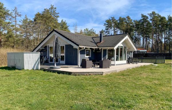 Three-Bedroom Holiday Home In Ebeltoft, Prenota Casa vacanze Hotel a Vestjylland con parcheggio, Parcheggio